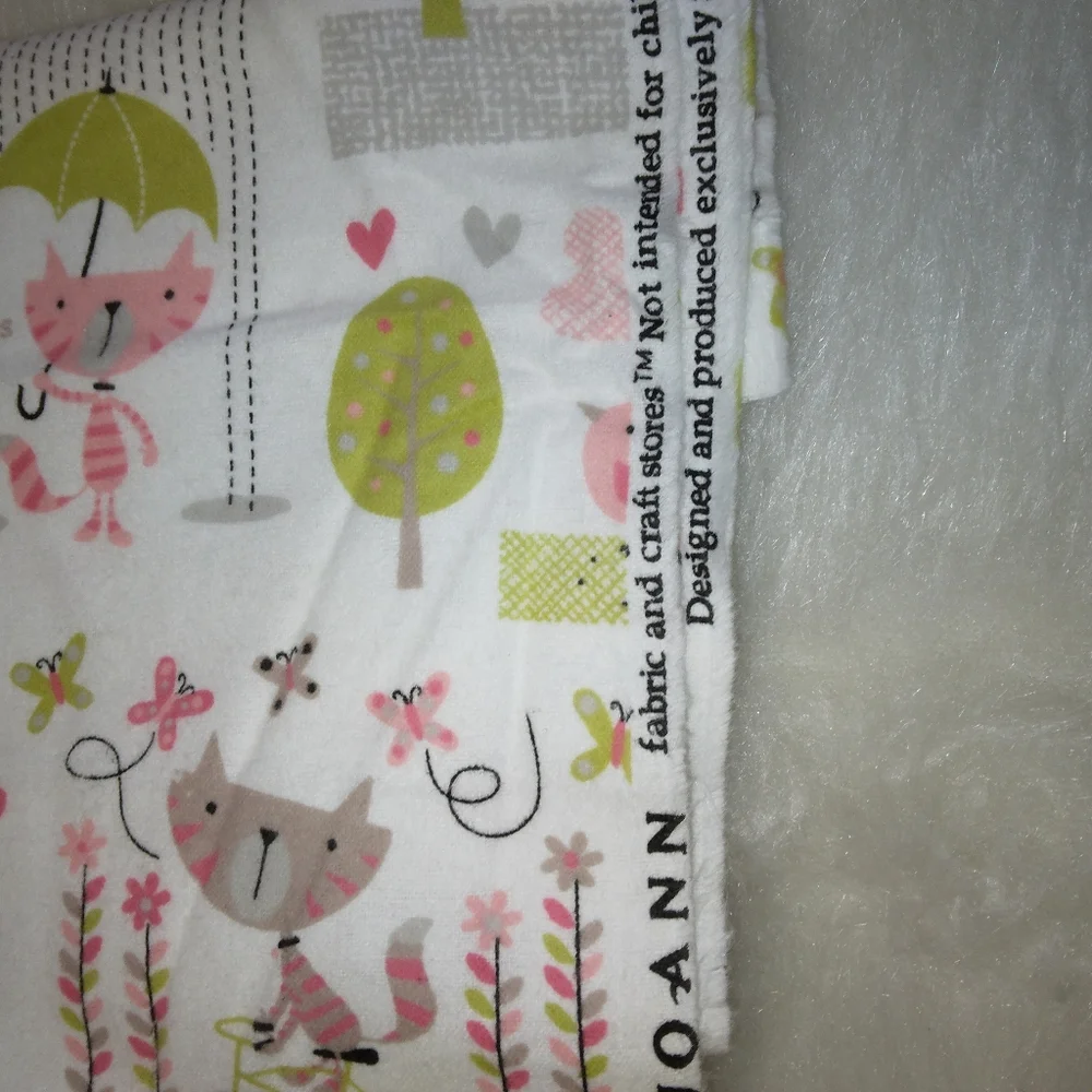 FABRIC Charming Flannel with cute Cats & Birds 